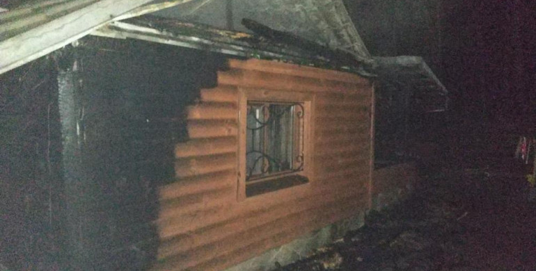 На Рівненщині палали два будинки (ФОТО) 